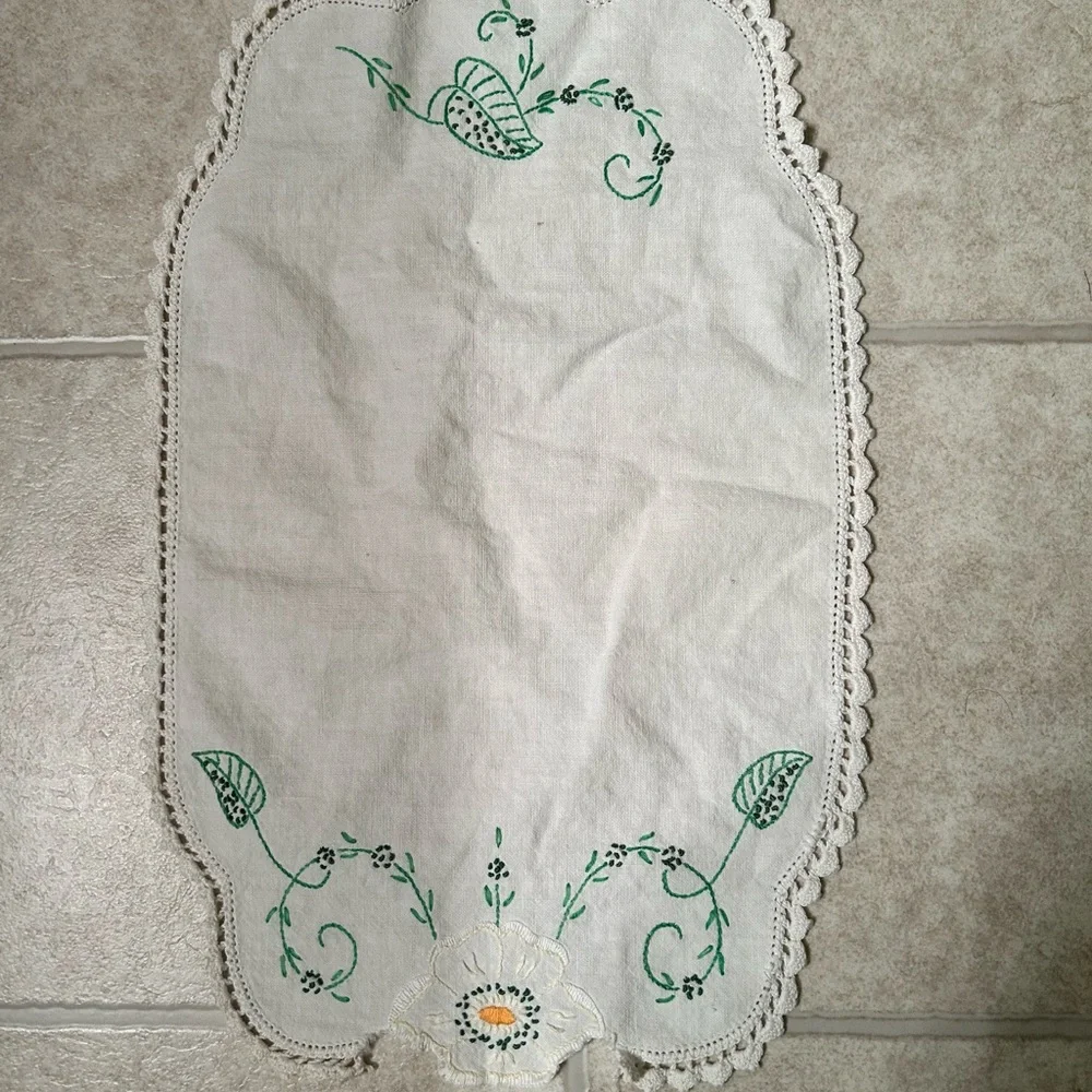 VTG Embroidered armchair cover or small dust cover. Measures 15x9 inches